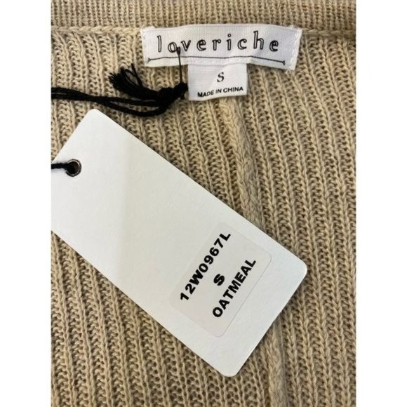 Loveriche V-Neck Oversized Beige Sweater with Rust Faux Fur Cuffs Size Small NWT - Picture 7 of 7